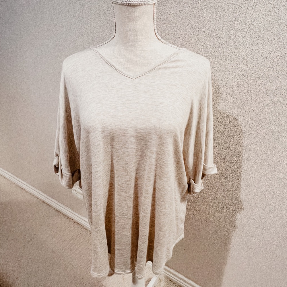 Oversized Oatmeal Heather V-neck Top || NEVER WORN ||